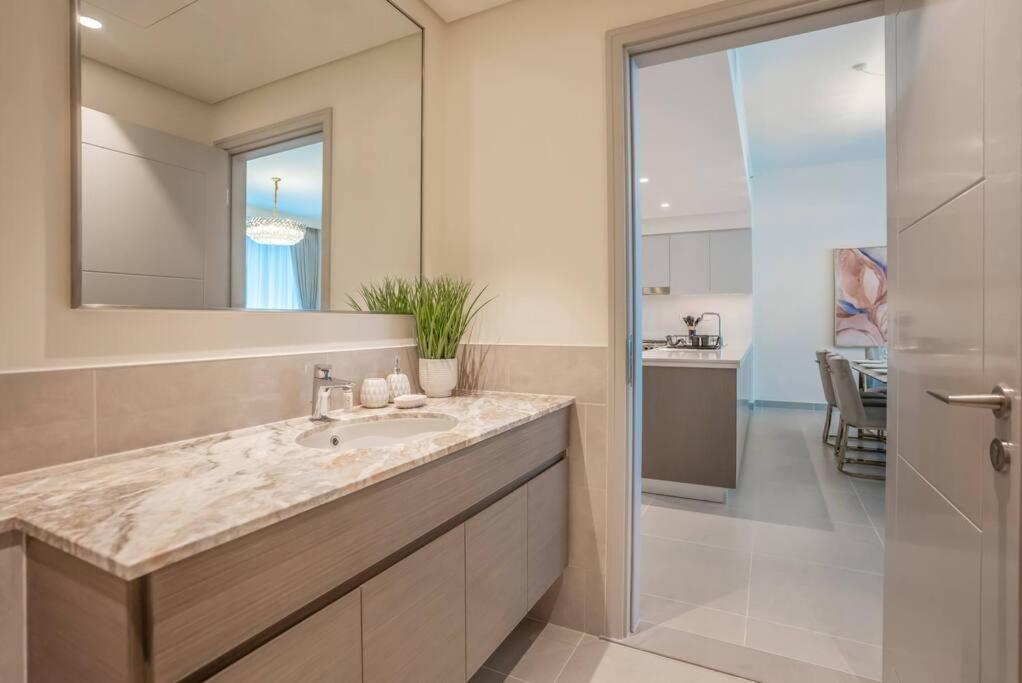 Apartment Newarabian 3br &maid T2 Dubai