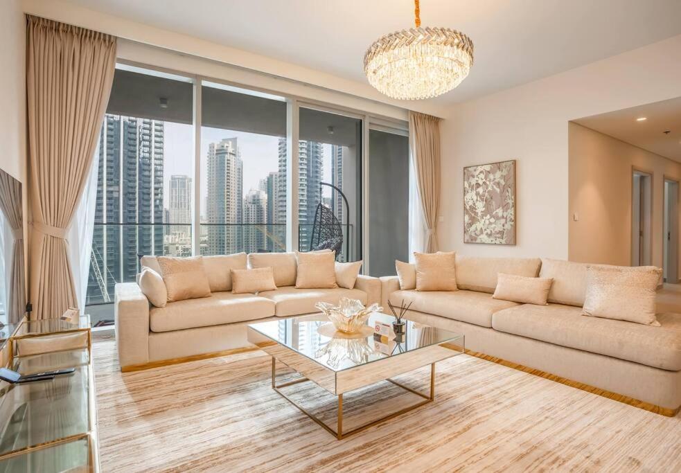 Newarabian 3br &maid T2 Dubai