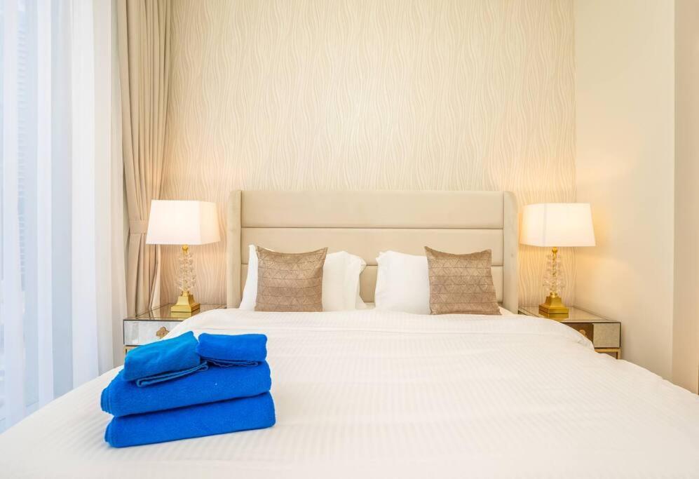 Newarabian 3br &maid T2 Apartment Dubai